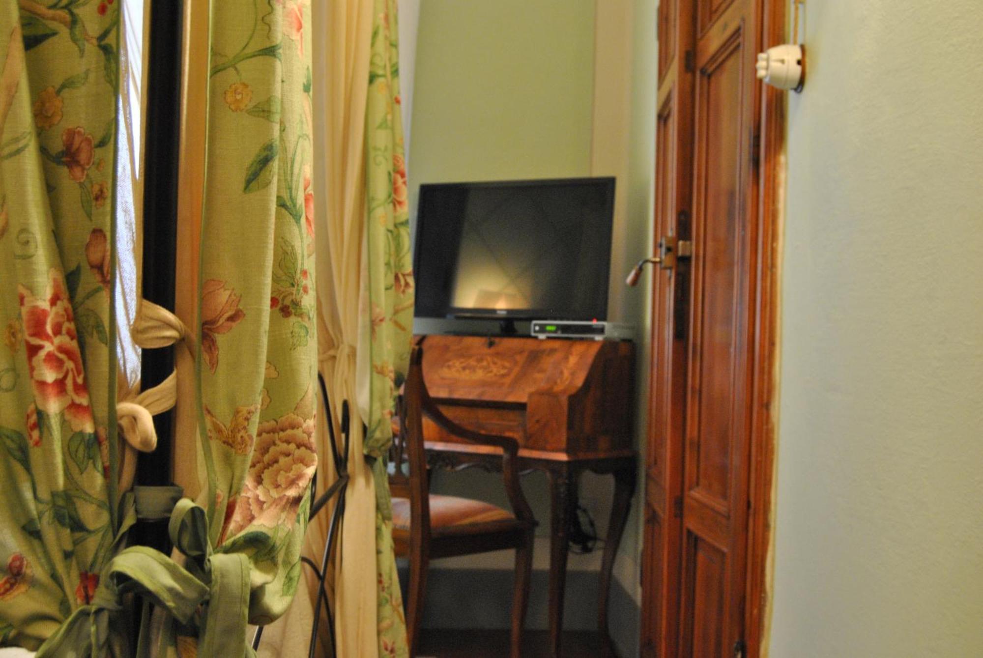 Residenza Palazzo Visdomini Bed and Breakfast Pietrasanta Camera foto