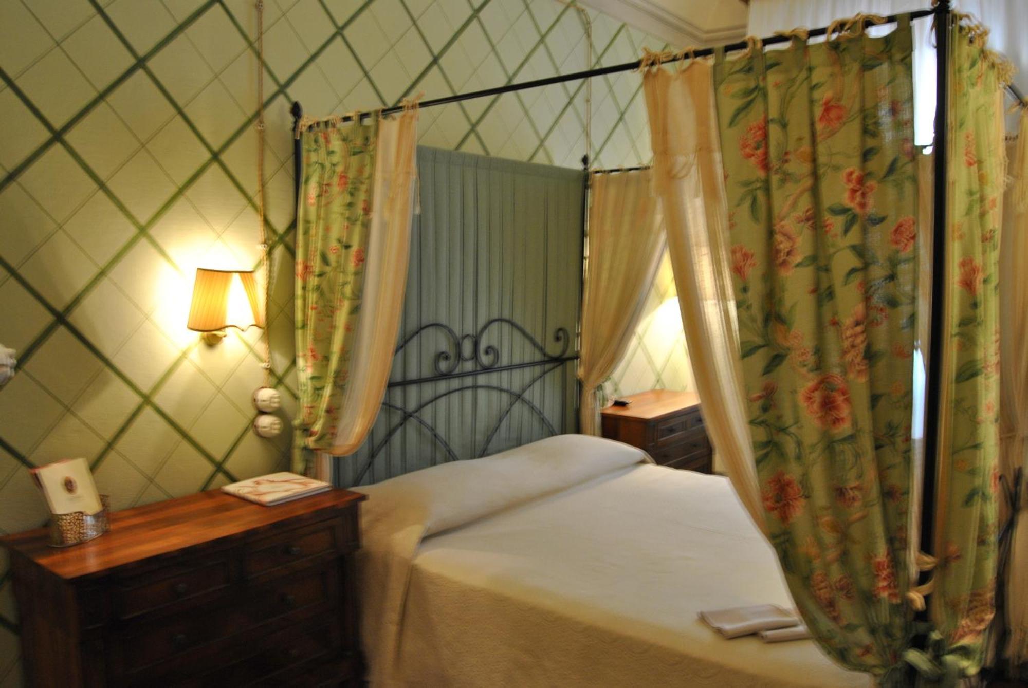 Residenza Palazzo Visdomini Bed and Breakfast Pietrasanta Camera foto