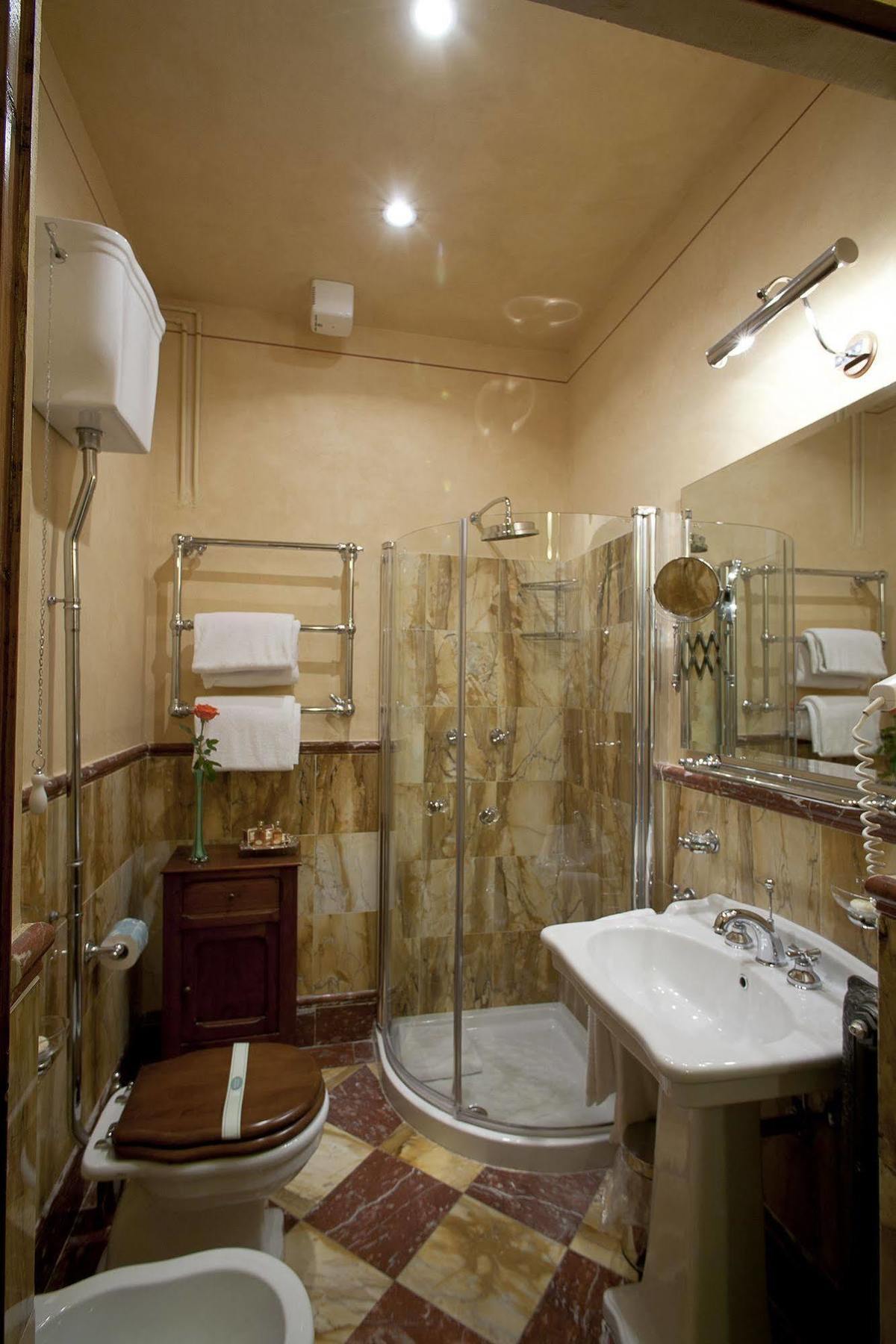 Residenza Palazzo Visdomini Bed and Breakfast Pietrasanta Esterno foto