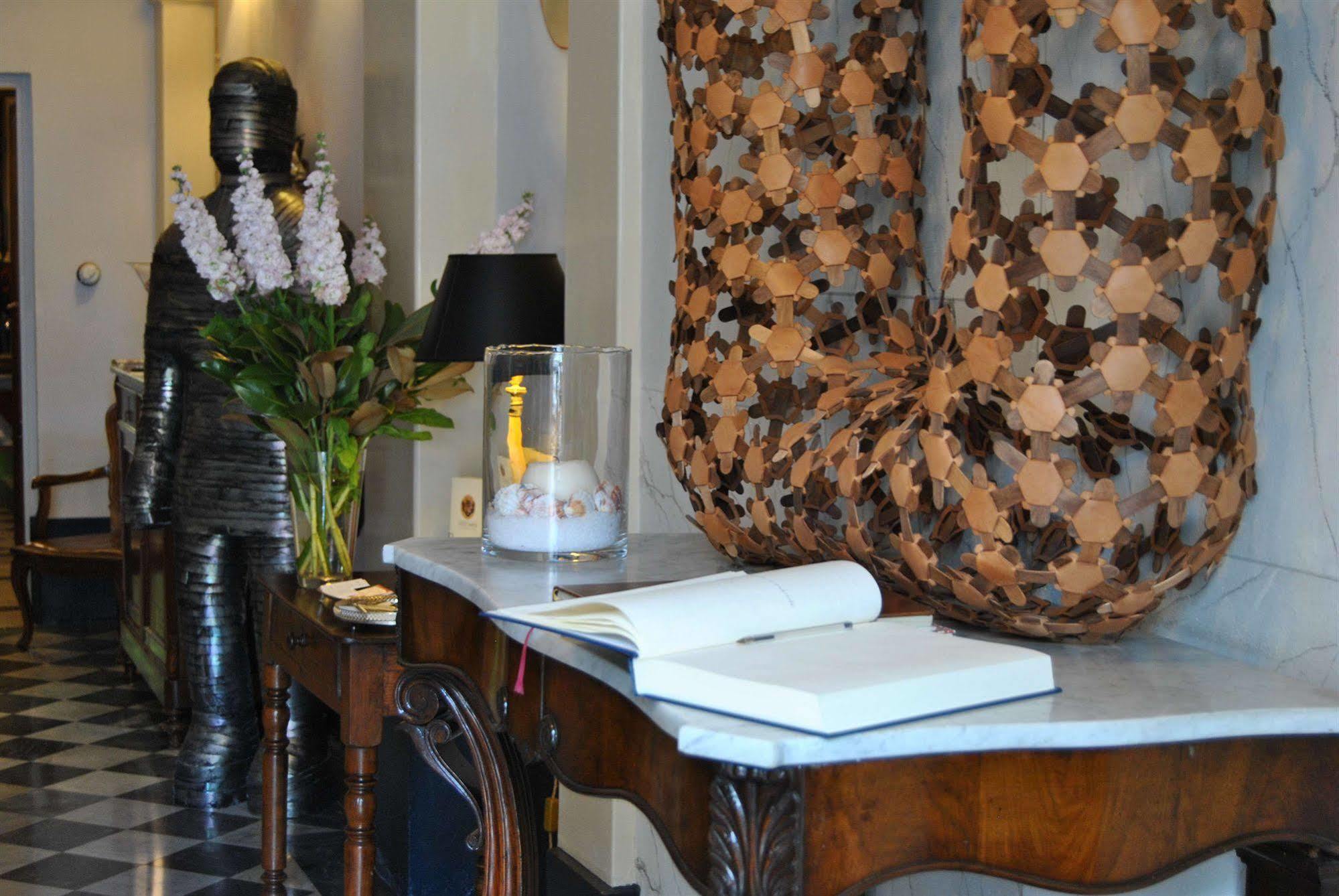 Residenza Palazzo Visdomini Bed and Breakfast Pietrasanta Esterno foto